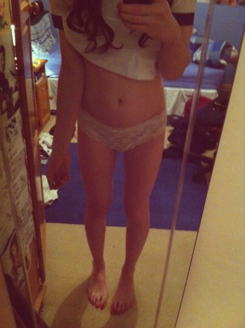 annabel-cd:I tried tucking for the first time today… I felt and looked so so feminine! x