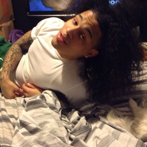 theattractiveboys:  @eaziedoesit