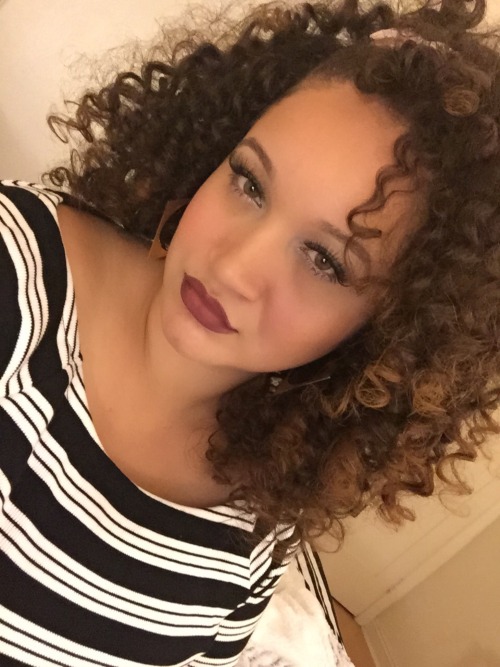 exoticplusmodel:  Curly hair 😍😍😍 I’m so mixed up sheesh  Wanna know what I’m mixed with? Check out my about me on my site www.iLoveExoticPlus.xxx 😏💦