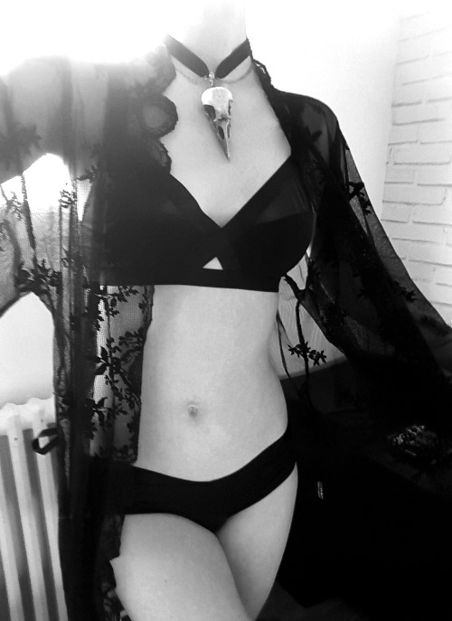 daintysilverfox: Halloween is only 325 days away ! Bra &amp; panties : H&amp;MKimono : Adam 