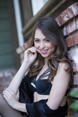 fuckyeahrileyreid:  pornstar galaxy (in lingerie) ⋆⋆⋆ riley reid