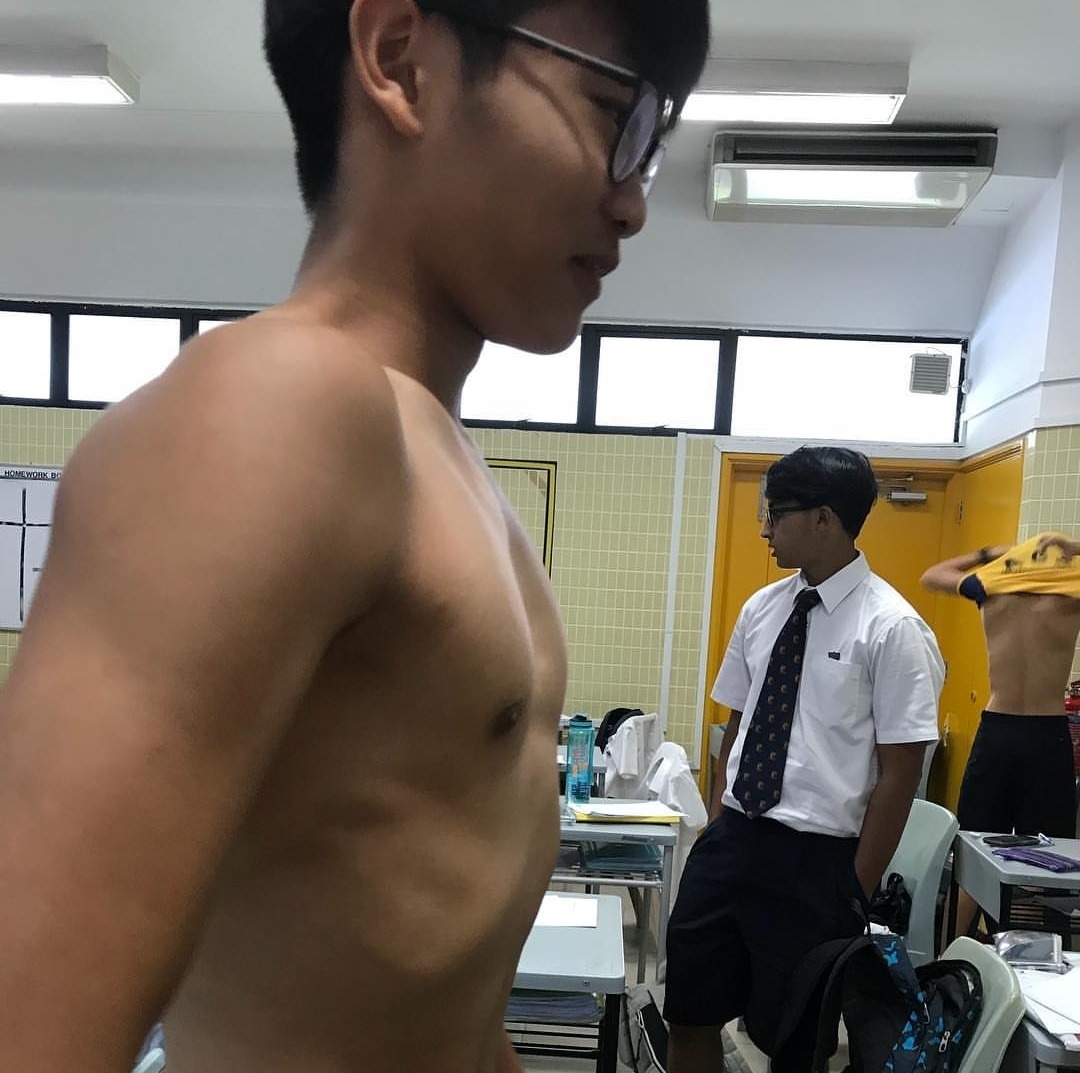 overture69:  secretsoulmaker:  It’s getting hot here   Fark so hard