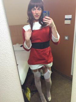 leicester-sissy:  Me - Merry Christmas everyone! 