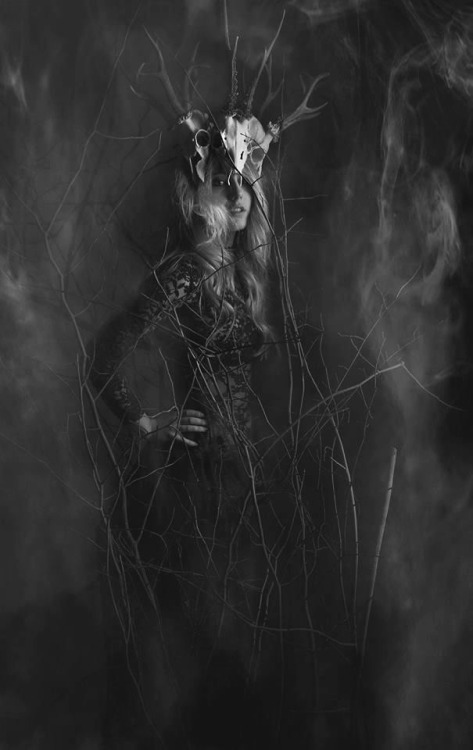 black-white-madness:  Madness:   Model: Emilie Michaelsen  Make up: Sissi Ovesen  Photography: Jesper Kristian 