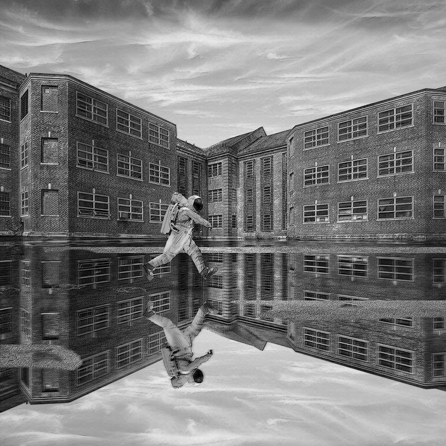 crossconnectmag:  Tom Colbie &amp; His Astronaut ArtIf there is such thing as