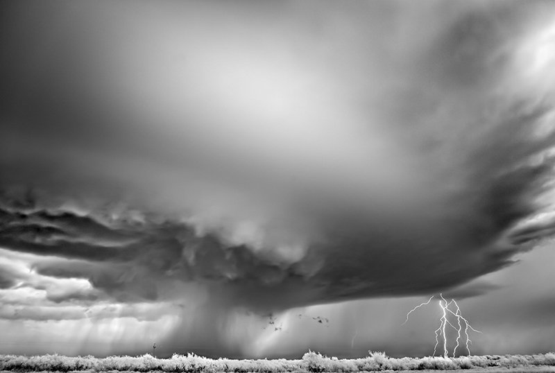 staceythinx:When clouds get dark and menacing, photographer Mitch Dobrowner is often