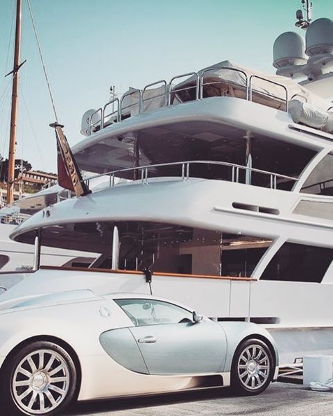 Yacht | Luxury #luxury #yachts #yacht #mood #work #follow #followme #awesome #beautiful #photo #vscocam #camera #monday #viareggio #porto #growup (presso Viareggio Mare)