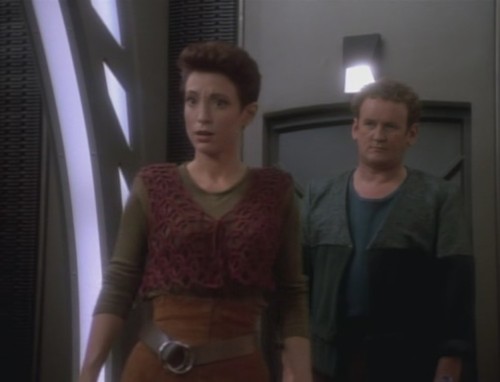 Kira Nerys in &ldquo;The Homecoming&rdquo; [DS9 2x01. Images from TrekCore]