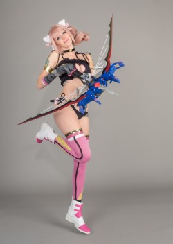 bestcosplaybabes:  Alternate Serah Cosplay