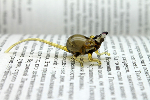 culturenlifestyle: Handmade Miniature Glass Sculptures by Nikita Drachuk Ukrainian artist Nikit