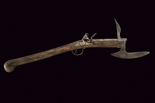 A flintlock carbine/axe combination weapon originating from Sweden, early 18th century.