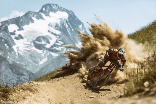 freshlabvisual:  Maxime Danda blowing up a berm in Les Deux Alpes. Photo by JB Liautard.