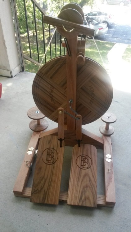 New spinning wheel all finished! It’s a BlueBonnet Honeybee. Now I just have to learn how to u