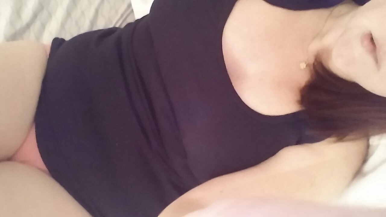 thehornywifenextdoor:  Peek a boo… I would really enjoy someone other than my husband