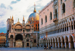 travelthisworld:  Basilicia di San Marco