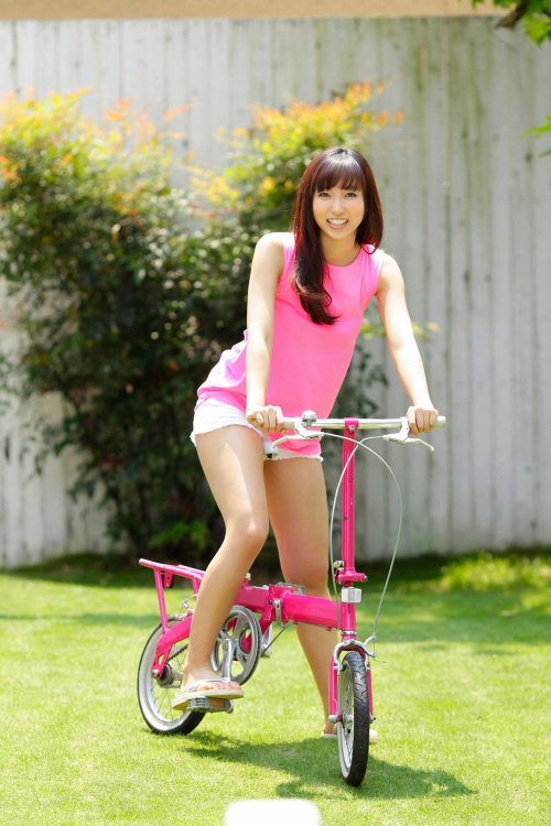 Bicycle Race - Risa Yoshiki (吉木りさ)