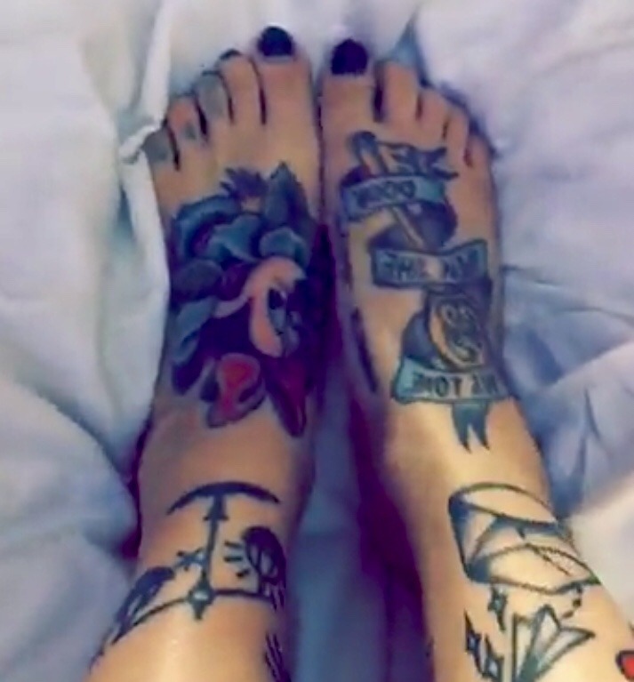 cute girls with amazing toe rings and cute feet