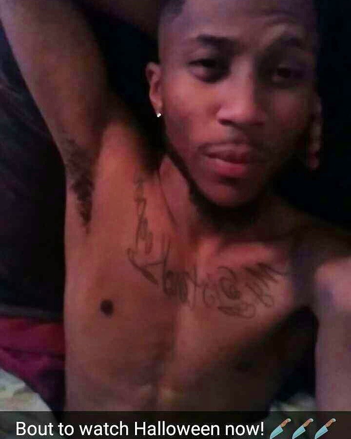 cloudzz89:  sixfeet5:  lendell-akeem:  sixfeet5:  #SIXFEET5 💦💦💦  He sexy