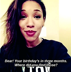 ohmygettingcrazy:    Team Flarrow Diaries: “Comic Books &amp; Pandas Shoes”