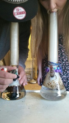pass-the-grass:I love always having someone to smoke with💑👍