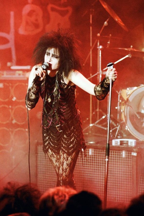 the-nostalgic-wave: Siouxsie Sioux porn pictures