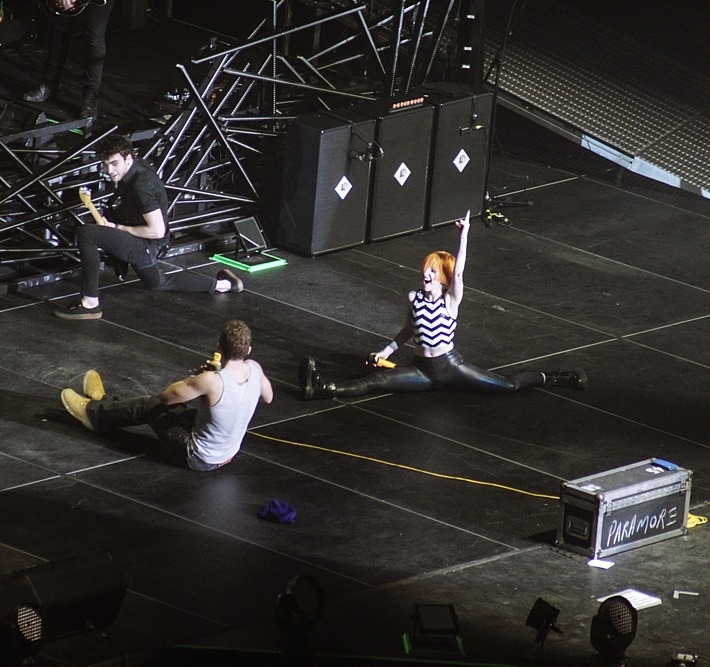 babyimstillintoyou:  kjo3490:  ohmyhayleywilliams:  omg taylor hahaha &lt;3 
