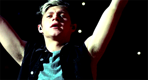 kryptoniall-deactivated20150613:  so c’mon, baby, be with me; so happily. + 