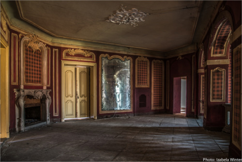 steampunktendencies: Abandoned Castle, Germany 