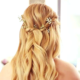 takeanempanada:Sasha Pieterse tests out wedding hairstyles
