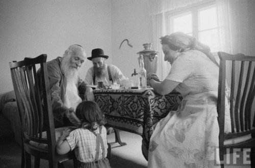 Kfar Chabad, Israel, circa 1960. Paul Schutzer for LIFE Magazine.