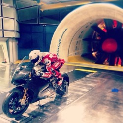 ridersncom:  Chaz Davies et Ducati chez Pininfarina