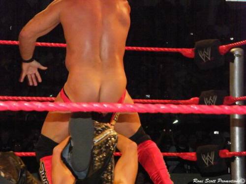 rwfan11:  Chris Jericho …wonder if Jericho porn pictures