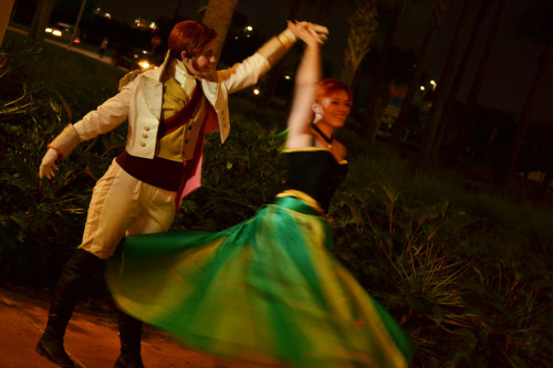 heavensong: We’ve got our Frozen photos from Megacon! These costumes were so hard to make, but so r