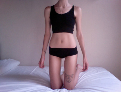 dehydralone:  pale-and-lonely:  sinnerer:    Pale blog, following back similar -new followers can se