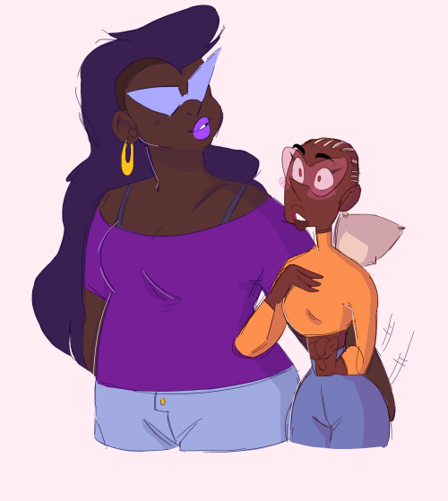 pharzar: *starts banging pots and pans* SUGILITE X SARDONYX PEOPLE yah i know sugi is smaller in the