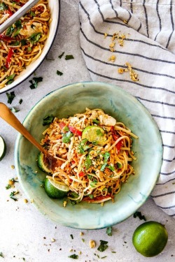 hoardingrecipes:  Chicken Pad Thai