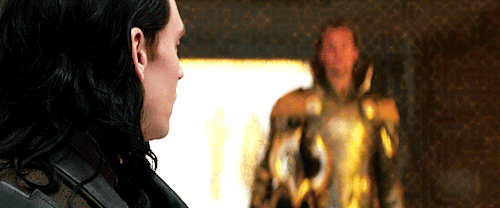 lokihiddleston:You know what hurts the most in this scene, where the guard told him about the death 