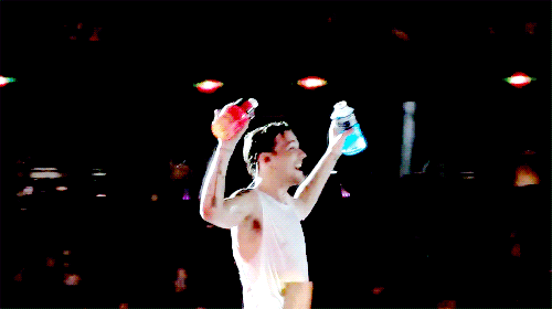 Louis And Liam Pouring Gatorade On Each Other During Best Song Ever, 28/07/15