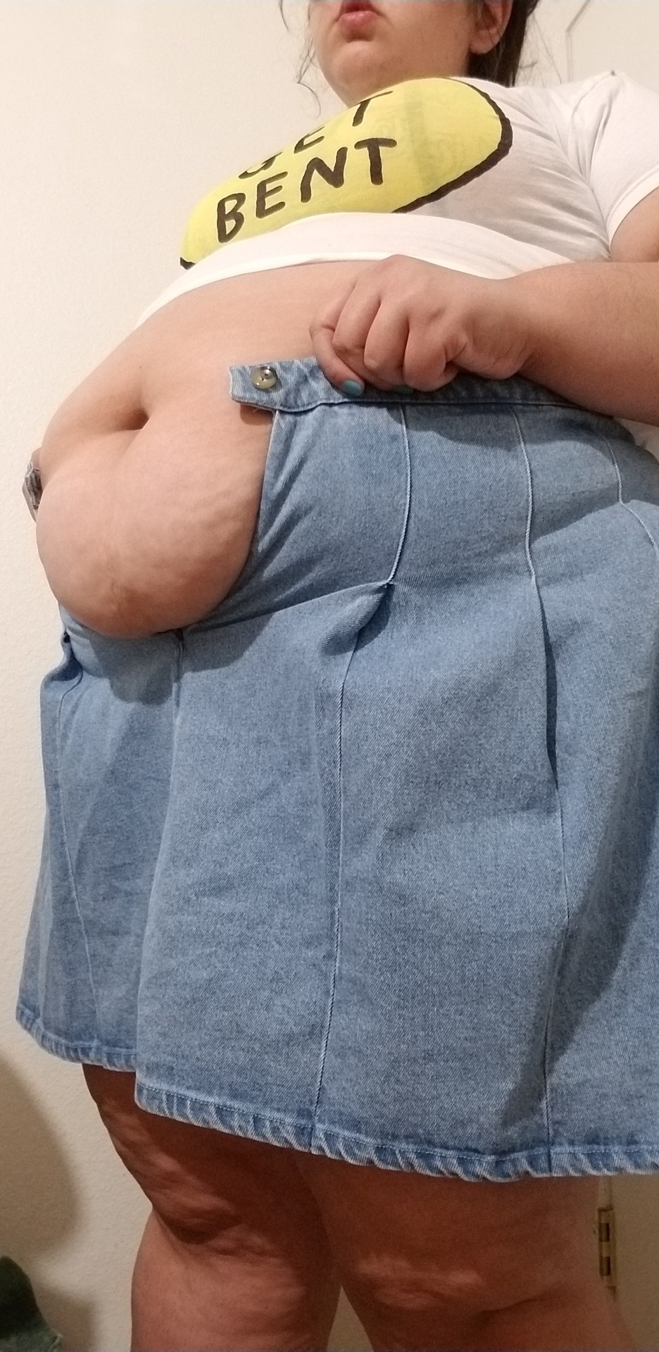 gordissima:  Part 2 of my summer clothes don’t fit. I wore this skirt all last