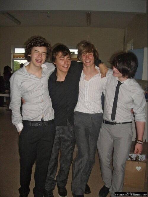 larrystash:  jonsnowishot:  Rare pictures of Harry Styles. (None of these are mine,