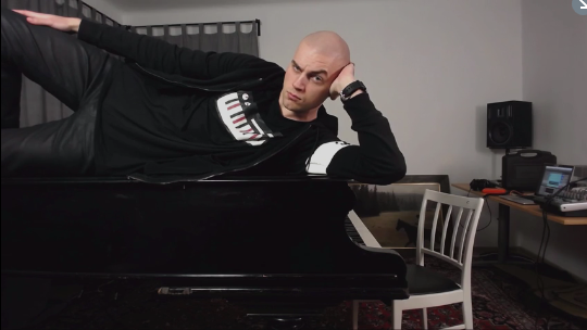 setheverman: trans-sister-radi0:  setheverman:   just got a grand piano and you know