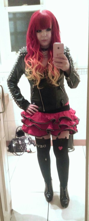 sarajsweetheart:  Just something I very quickly threw together for an evening at the pub My health h