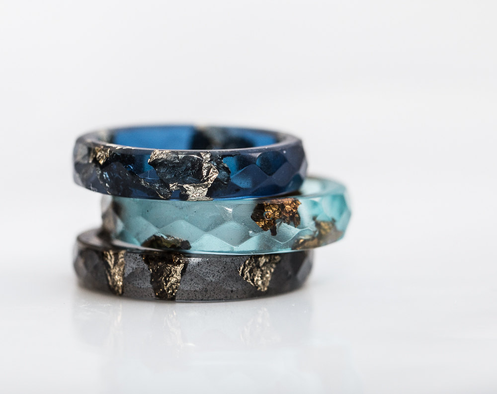 culturenlifestyle:  Elegant Resin Rings with Gold &amp; Silver Encapsulated Flakes