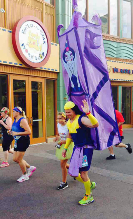 tastefullyoffensive: The best costume spotted at Disneyland’s 10k race today. [adamlc6]