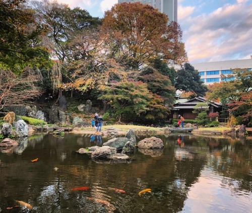 ＼おにわさん更新情報／ ‪[ 東京都千代田区 ] 靖国神社神池庭園 Yasukuni Shrine Garden, Chiyoda-ku, Tokyo の写真・記事を更新しました。 ーー有名神社⛩に明