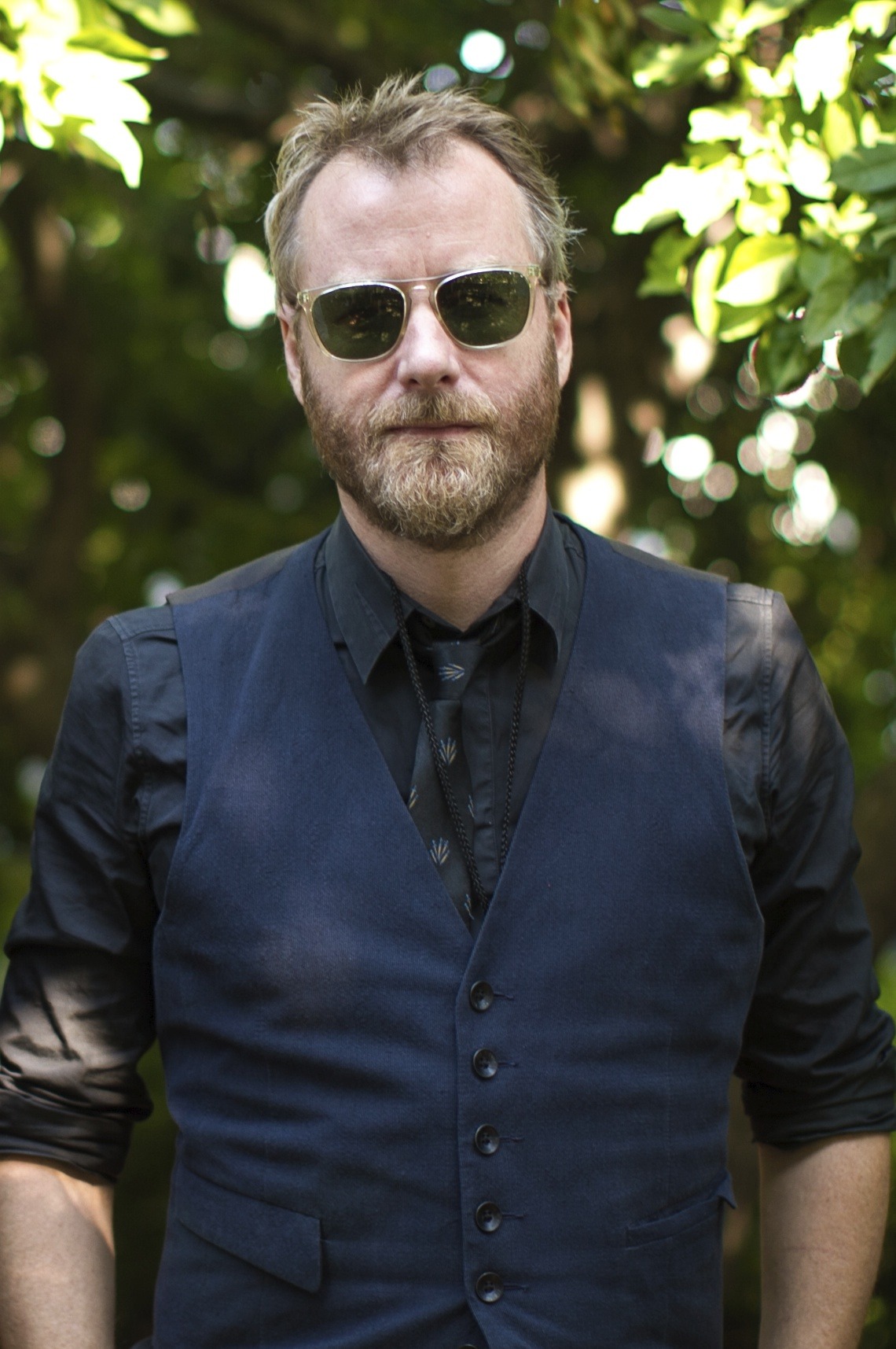 putonyourbathingsuits:  Matt Berninger + Suits 
