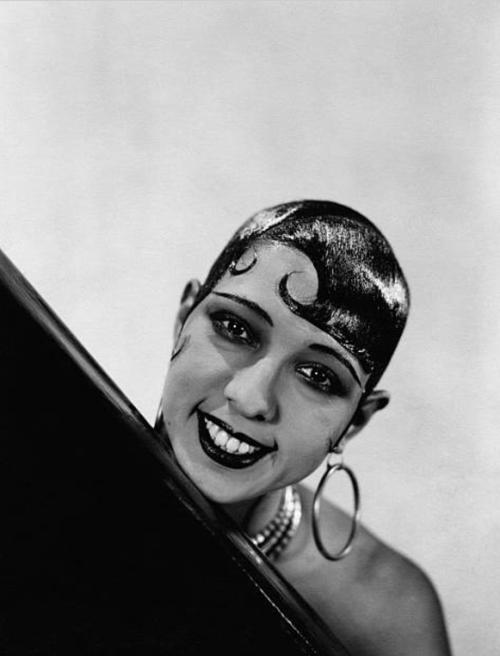 twixnmix:Josephine Baker photographed by George Hoyningen Huene for Vanity Fair, 1927.