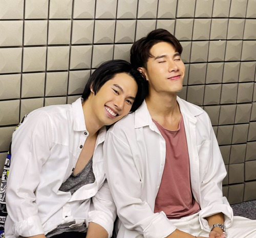 allovelyhappily: MaxTul together at the Chaonang event 