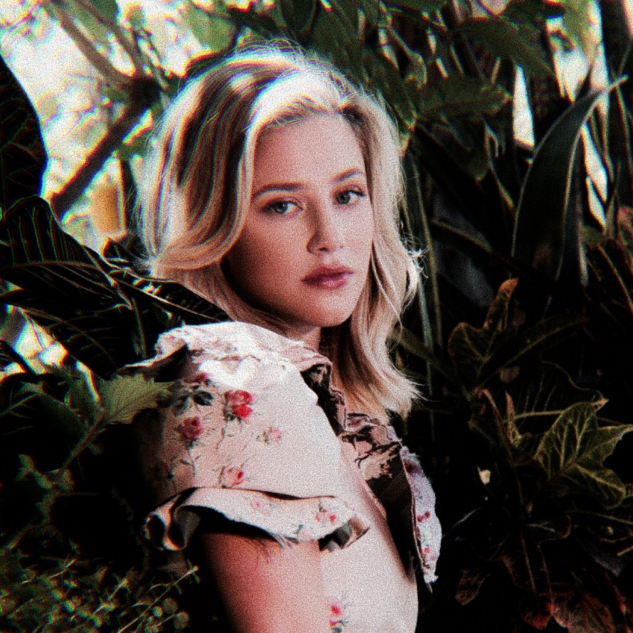 🥀 — Lili Reinhart filtered icons.