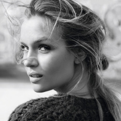 violentmovement:  Josephine Skriver by Sean